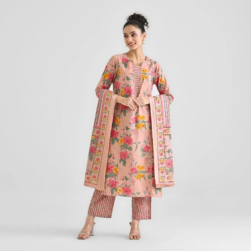 Peach Sanganeri Floral Printed Cotton Kurta Pant Set with Dupatta & Lace Detail